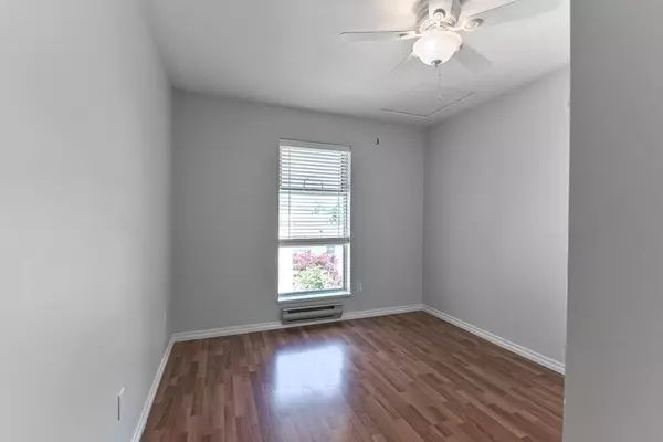 Surrey, BC V3W 6B4,13911 70 AVE #320