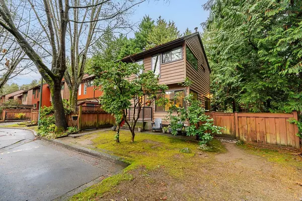 Burnaby, BC V5G 3W1,4790 Fernglen PL