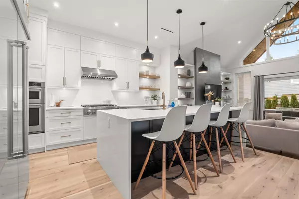 Surrey, BC V4A 3R1,2660 126th ST