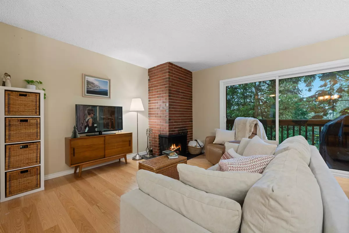 Port Moody, BC V3H 1S1,335A Evergreen DR