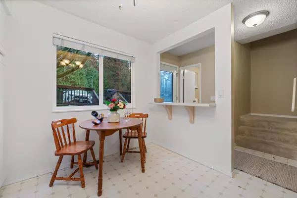 Port Moody, BC V3H 1S1,335A Evergreen DR