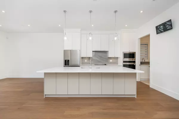 Port Coquitlam, BC V3B 4K1,3380 Edinburgh ST