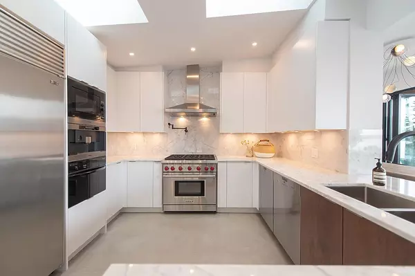 North Vancouver, BC V7G 2T8,5630 Indian River DR