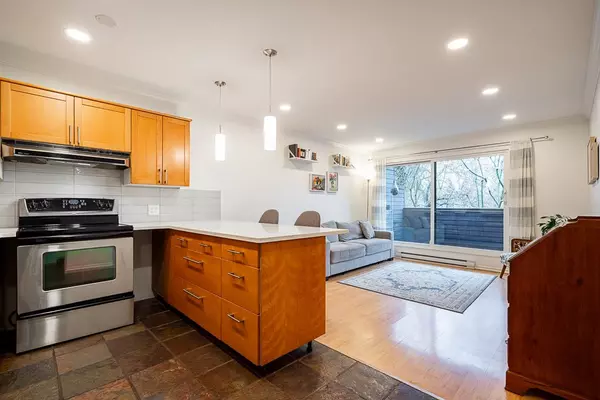 Vancouver, BC V6J 4V4,1990 W 6th AVE #218