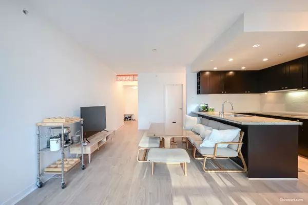 821 Cambie ST #802, Vancouver, BC V6B 0E3