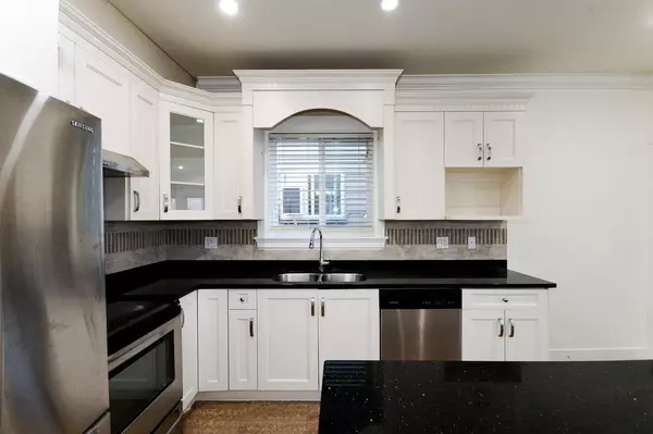 Surrey, BC V3T 2J2,13111 108 AVE