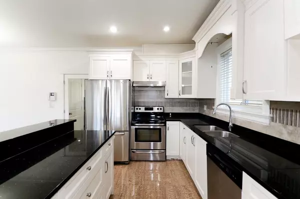 Surrey, BC V3T 2J2,13111 108 AVE