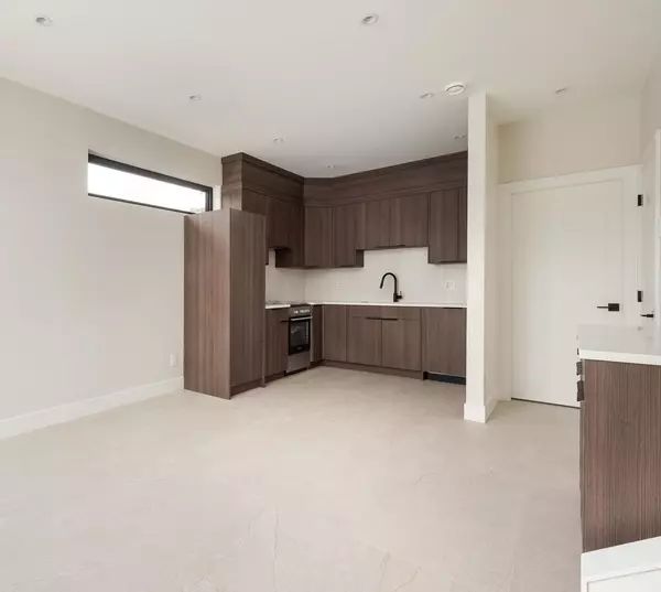 Burnaby, BC V5C 1E6,4413 Oxford ST #L1