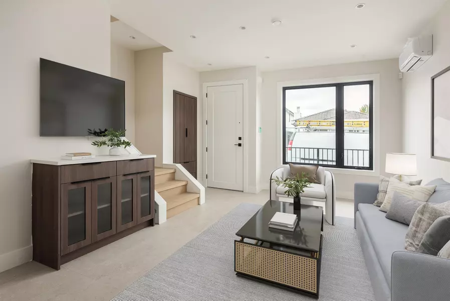 4413 Oxford ST #L1, Burnaby, BC V5C 1E6