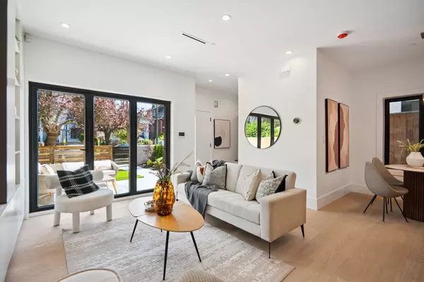 Vancouver, BC V5T 2P1,1079 E 14th AVE ##1