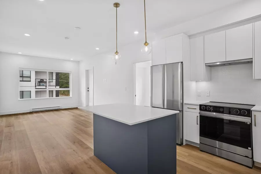 20286 72b AVE #205, Langley, BC V2Y 1T2