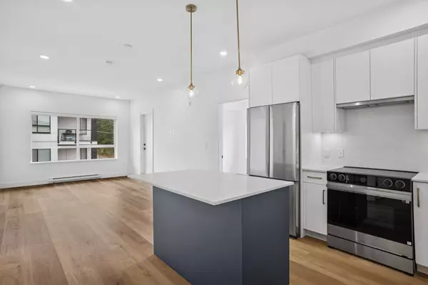 20286 72 AVE #205, Langley, BC V2Y 1T2