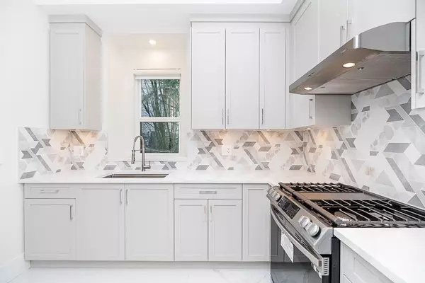 Coquitlam, BC V3J 2S9,897 Cottonwood AVE