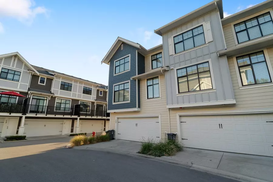 20327 72b AVE #17, Langley, BC V2Y 4J6