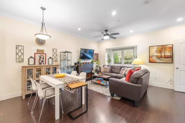 Vancouver, BC V5N 2A3,1636 E 12th AVE