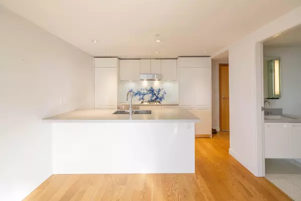 Vancouver, BC V6A 0E3,188 Keefer ST #1810