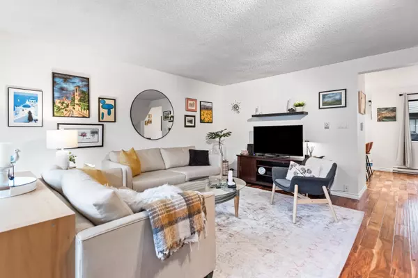 Burnaby, BC V5E 4B7,5857 Mayview CIR