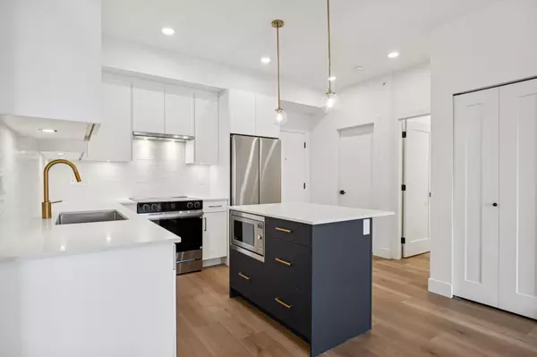 Langley, BC V2Y 1T2,20286 72 AVE #414