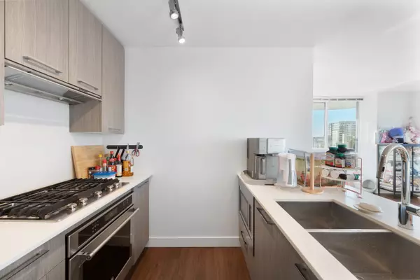 Richmond, BC V6X 0P9,7708 Alderbridge WAY #802