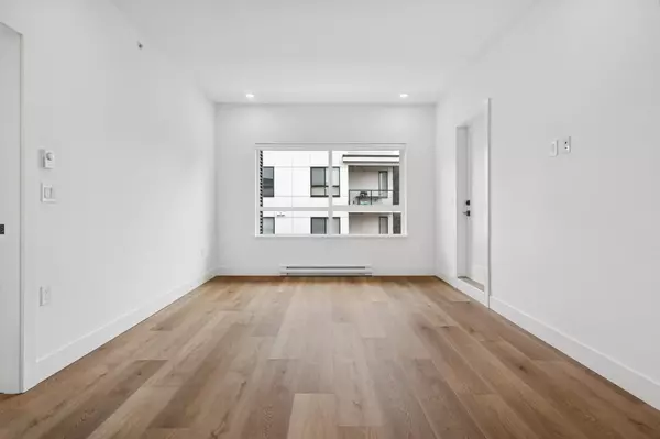 Langdale, BC V2Y 1T2,20286 72 AVE #208