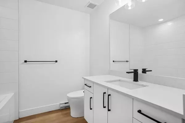 20286 72b AVE #208 Langdale, BC V2Y 1T2