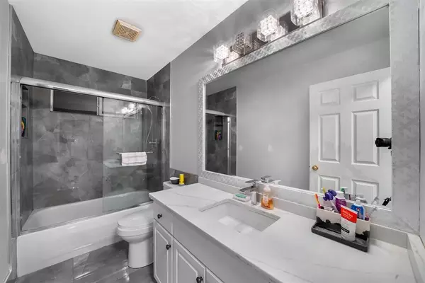 Surrey, BC V3S 7L4,19461 62 AVE