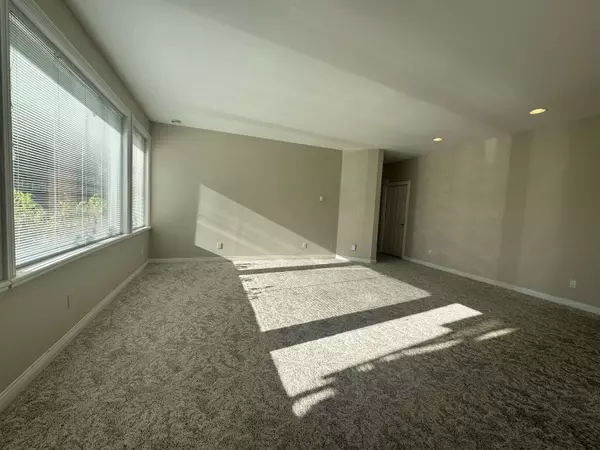 Maple Ridge, BC V2X 3M5,20920 115 Ave #Suite