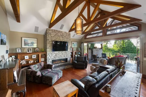 12503 28 AVE Surrey, BC V4A 2N8