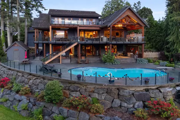 12503 28 AVE, Surrey, BC V4A 2N8