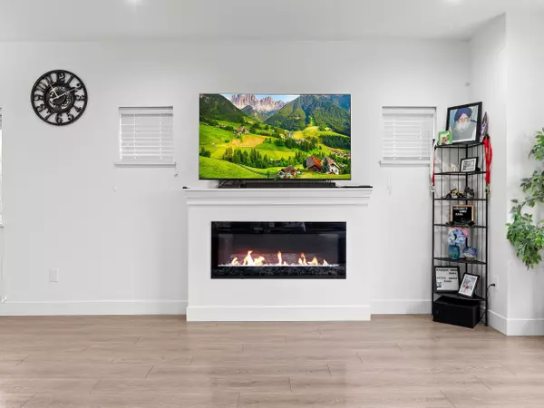 Surrey, BC V3X 0J9,14002 60a AVE