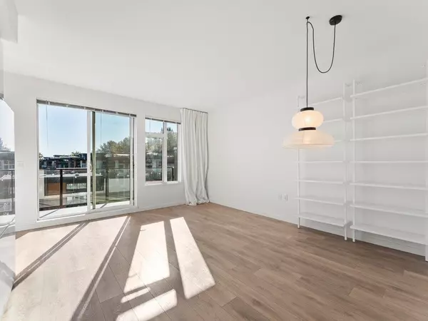 North Vancouver, BC V7M 0G2,725 Marine DR #509