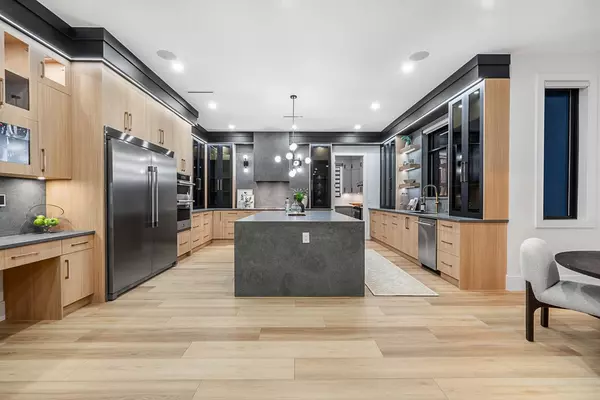 16838 106 AVE Surrey, BC V4N 1N1