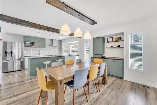 10552 Woodglen Close Surrey, BC V4N 1V4