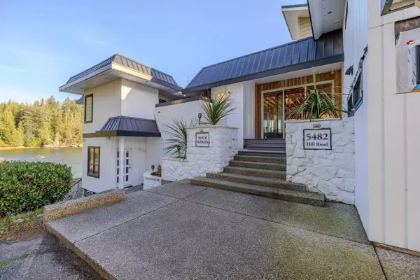 5482 Hill RD Sechelt, BC V7Z 0N2