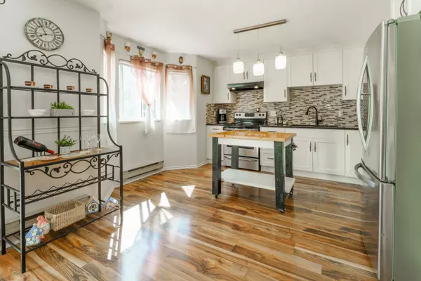 Port Coquitlam, BC V3C 5Y2,2352 Pitt River RD #11