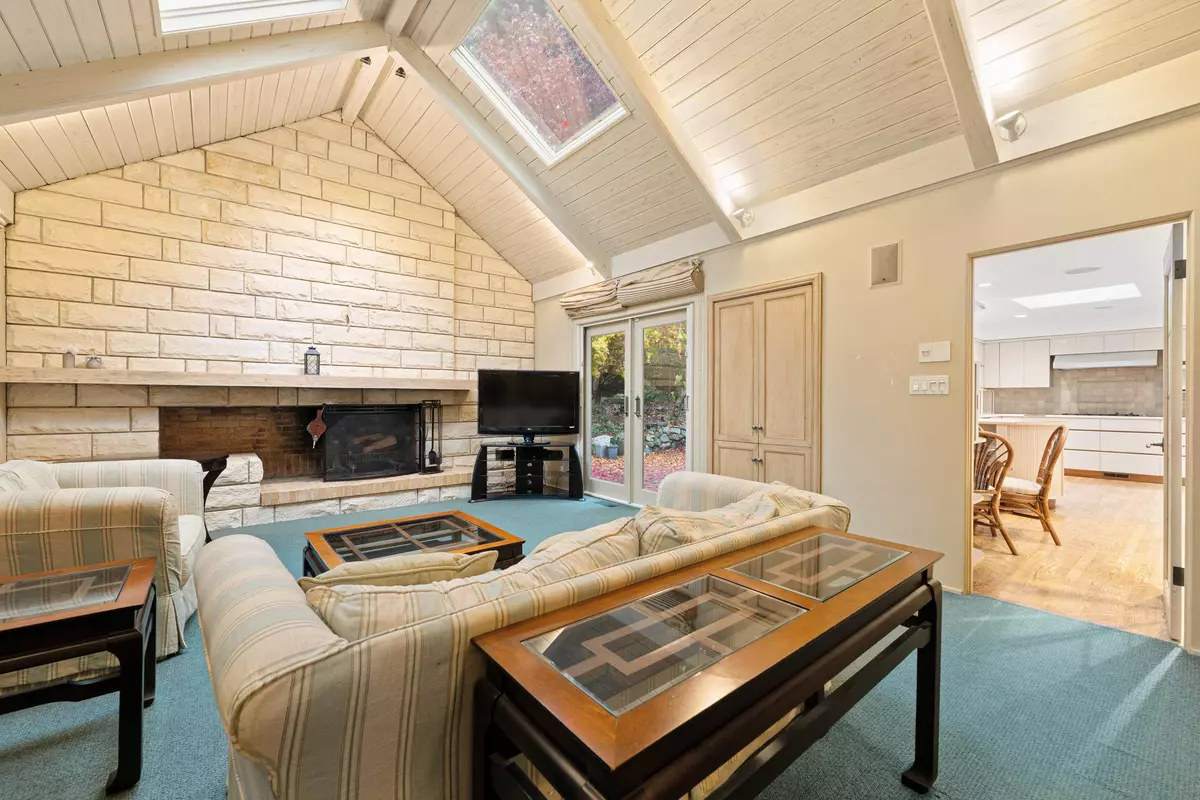 Vancouver, BC V6N 3N9,3535 W 47th AVE