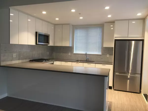 North Vancouver, BC V7J 0B8,2632 Library LN #2XX