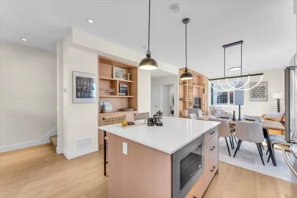 Maple Ridge, BC V2W 1G3,10392 240a ST #1