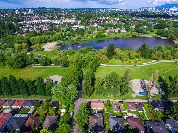 3290 Garden DR, Vancouver, BC V5N 4Y1