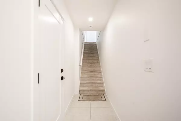 Surrey, BC V3R 0S1,10527 155 ST #7