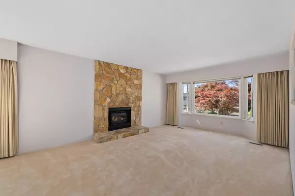 Port Moody, BC V3H 4A7,1605 Hemlock PL