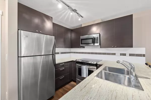 Surrey, BC V4N 5X4,6500 194 ST #214