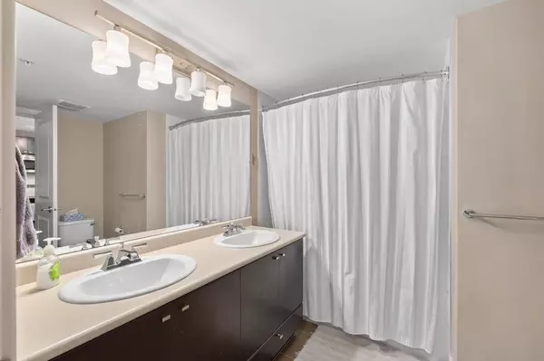 6500 194 ST #214 Surrey, BC V4N 5X4