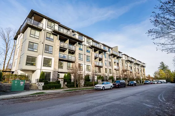 Surrey, BC V3R 0G2,15351 101 AVE #316