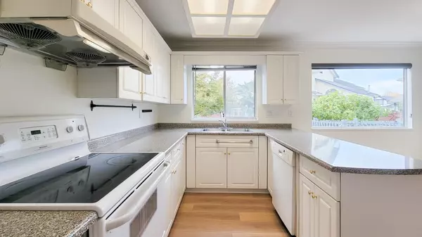 22260 Garratt DR Richmond, BC V6V 2P6