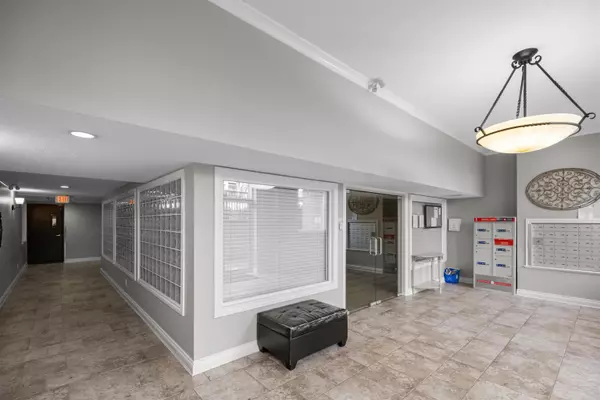 Langley, BC V3A 0A8,20286 53a AVE #104