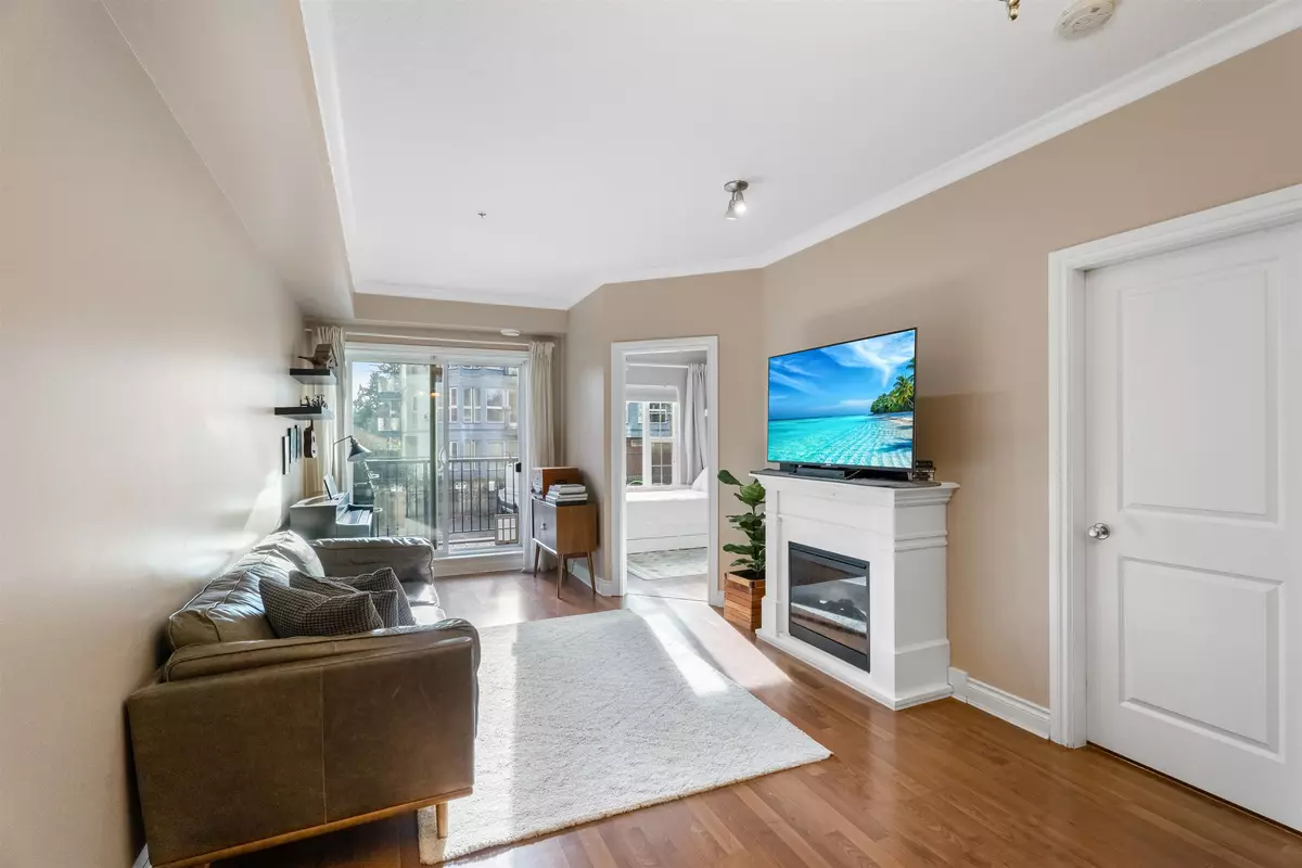 Langley, BC V3A 0A8,20286 53a AVE #104