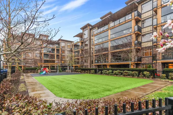 Langley, BC V2Y 0N4,8258 207a ST #561