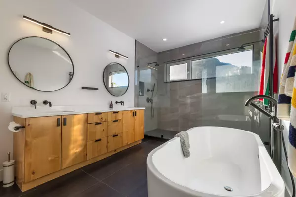 Squamish, BC V8B 0T6,2193 Crumpit Woods DR