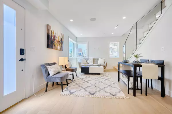 810 E 51st AVE Vancouver, BC V5X 1E5